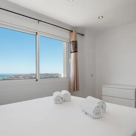 De Haro - Garden, Terrace, Pool & Sea View וילה