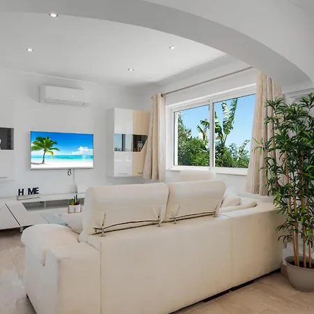 De Haro - Garden, Terrace, Pool & Sea View Villa *