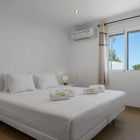 De Haro - Garden, Terrace, Pool & Sea View וילה