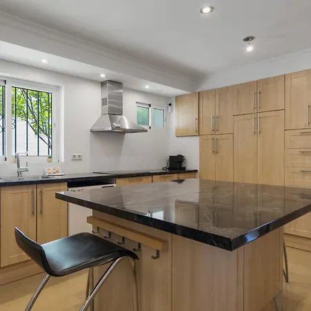 De Haro - Garden, Terrace, Pool & Sea View וילה