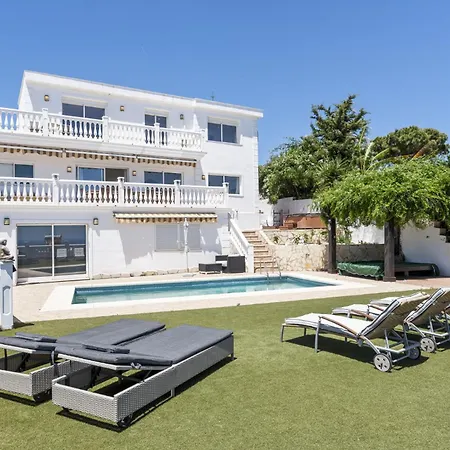 De Haro - Garden, Terrace, Pool & Sea View Villa *