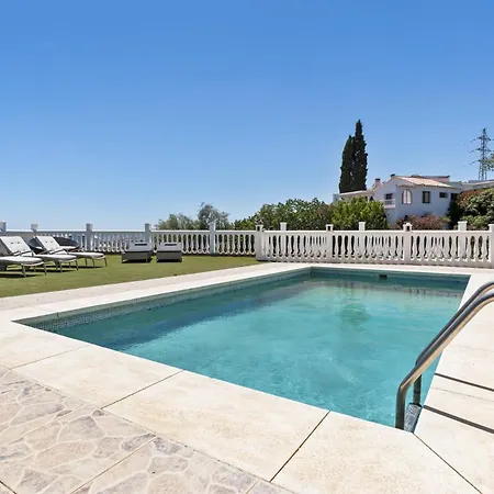 De Haro - Garden, Terrace, Pool & Sea View וילה