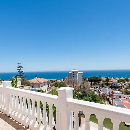 De Haro - Garden, Terrace, Pool & Sea View * Fuengirola